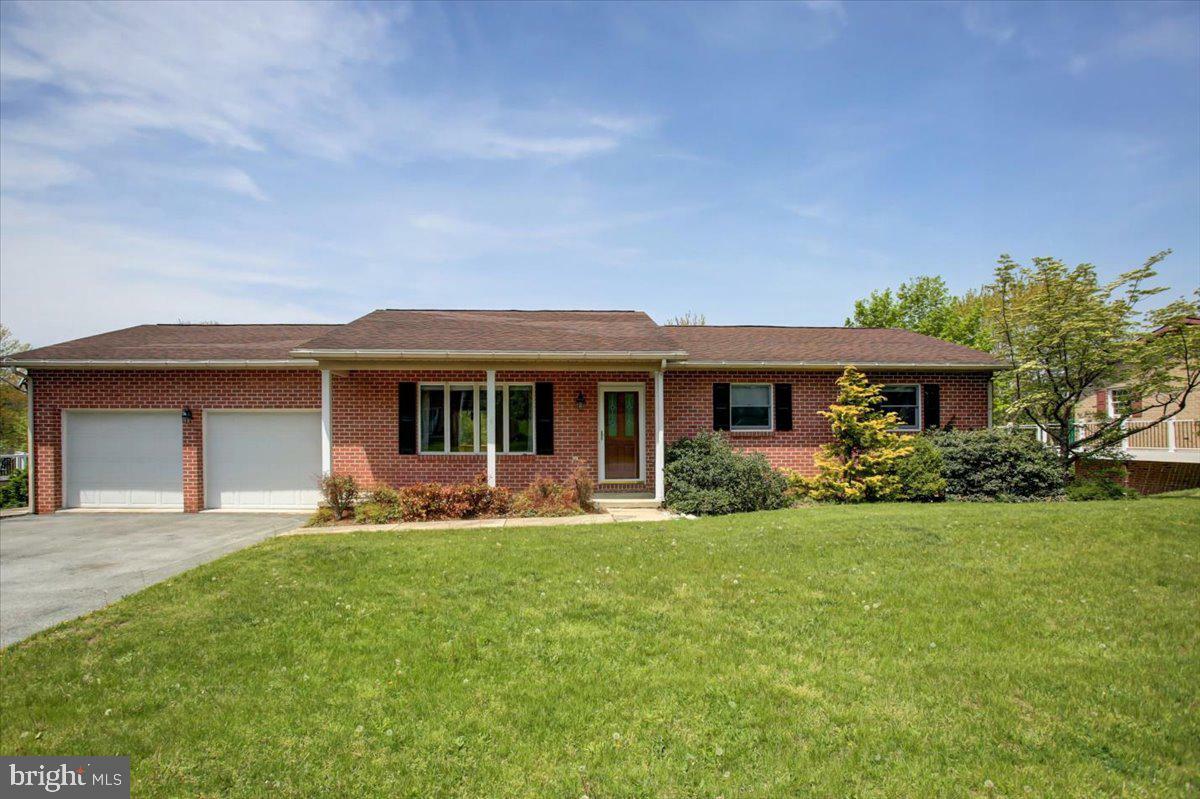 Property Photo: 1665 Elizabeth Drive PA 17202