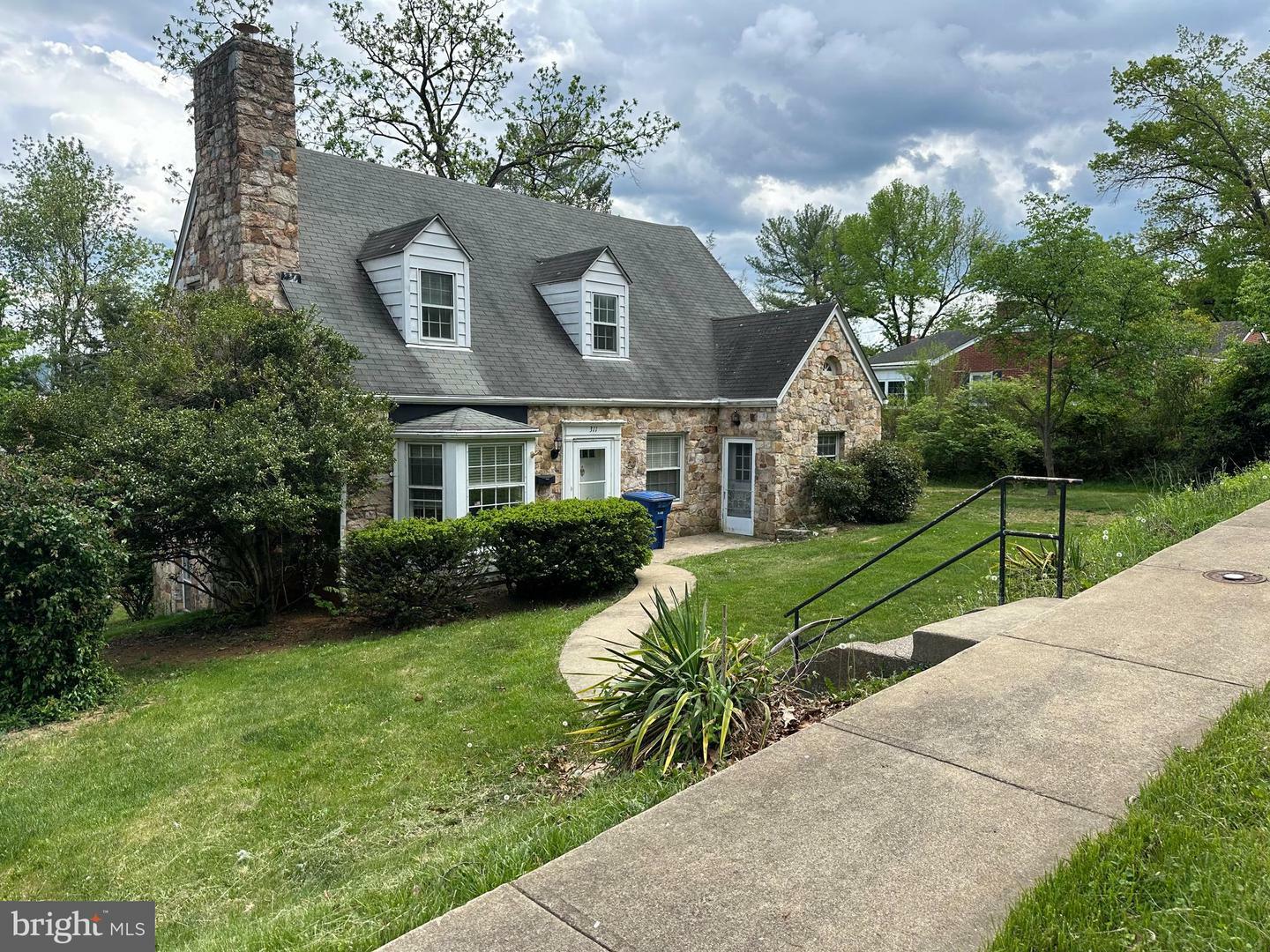 311 Villa Avenue  Front Royal VA 22630 photo