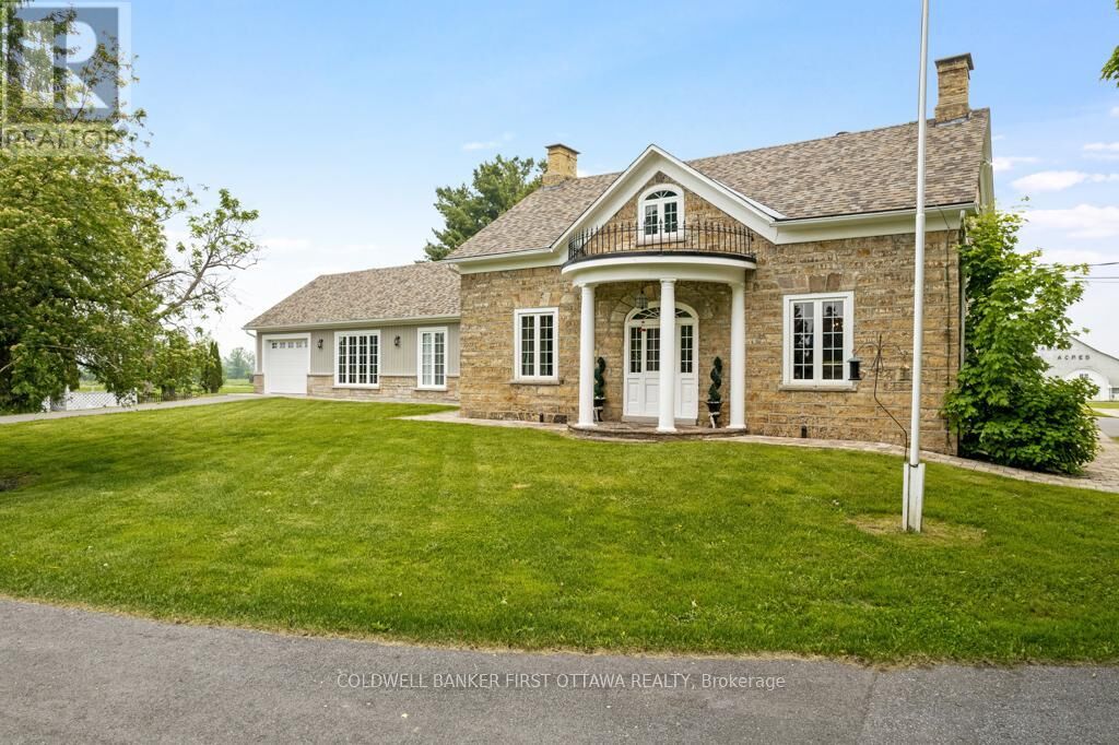 Property Photo:  2638 Rideau Ferry Road  ON K7H 0G5 