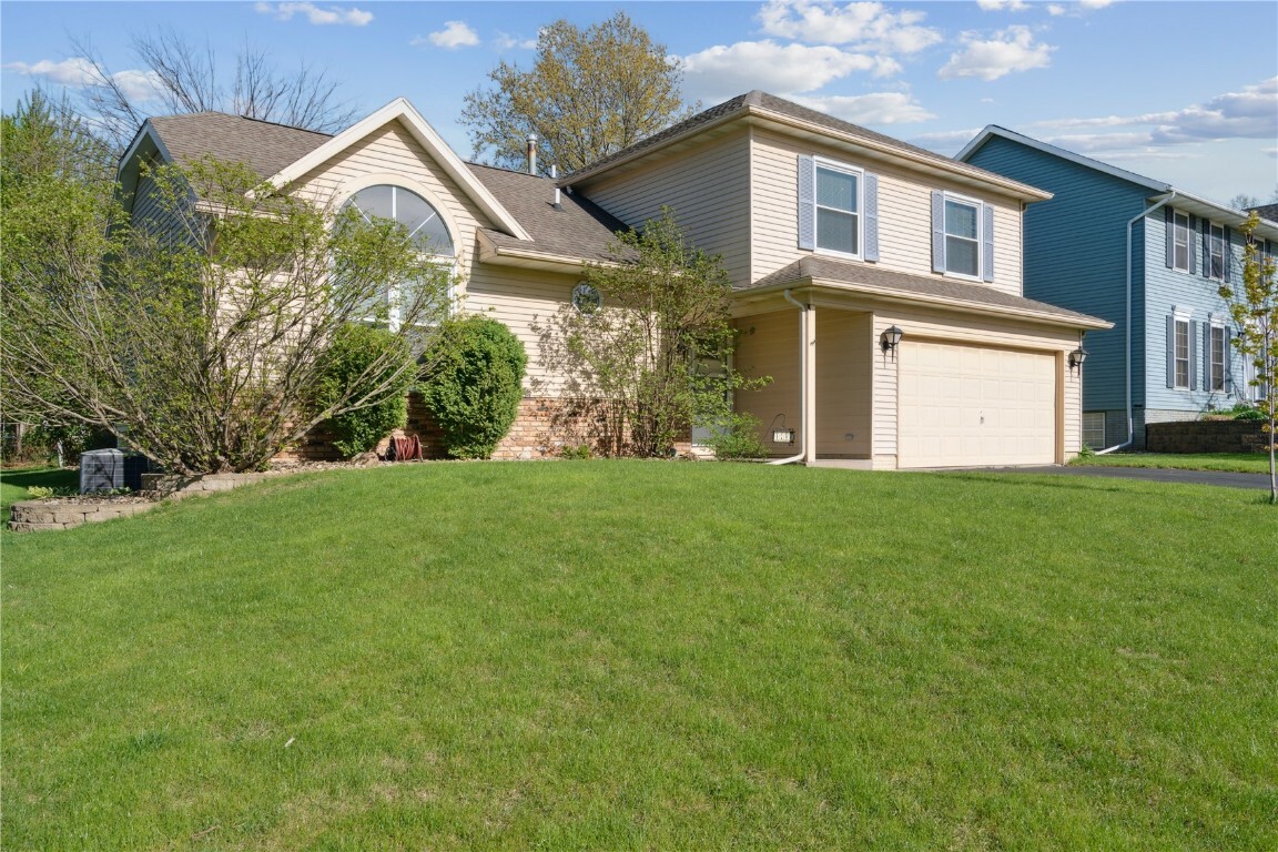 Property Photo: 4700 Coventry Lane NE IA 52402