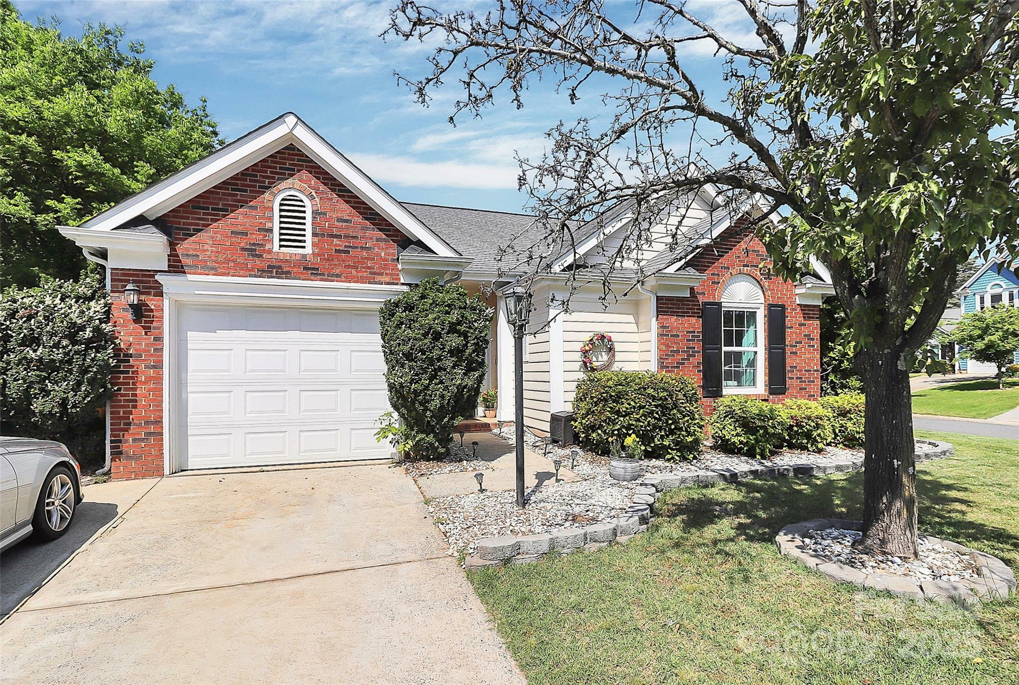 Property Photo: 13612 Bolingbrook Lane NC 28273