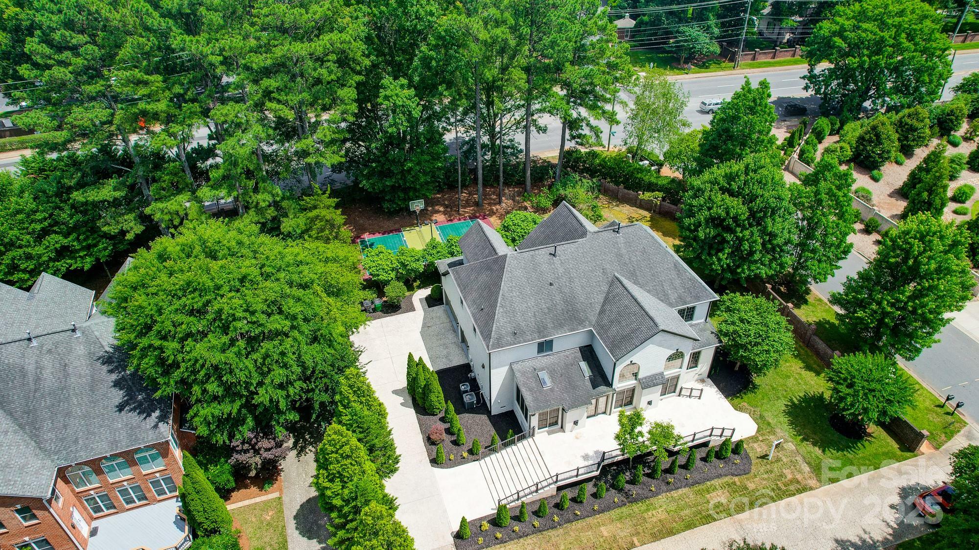 Property Photo: 8707 Fairview Road NC 28226