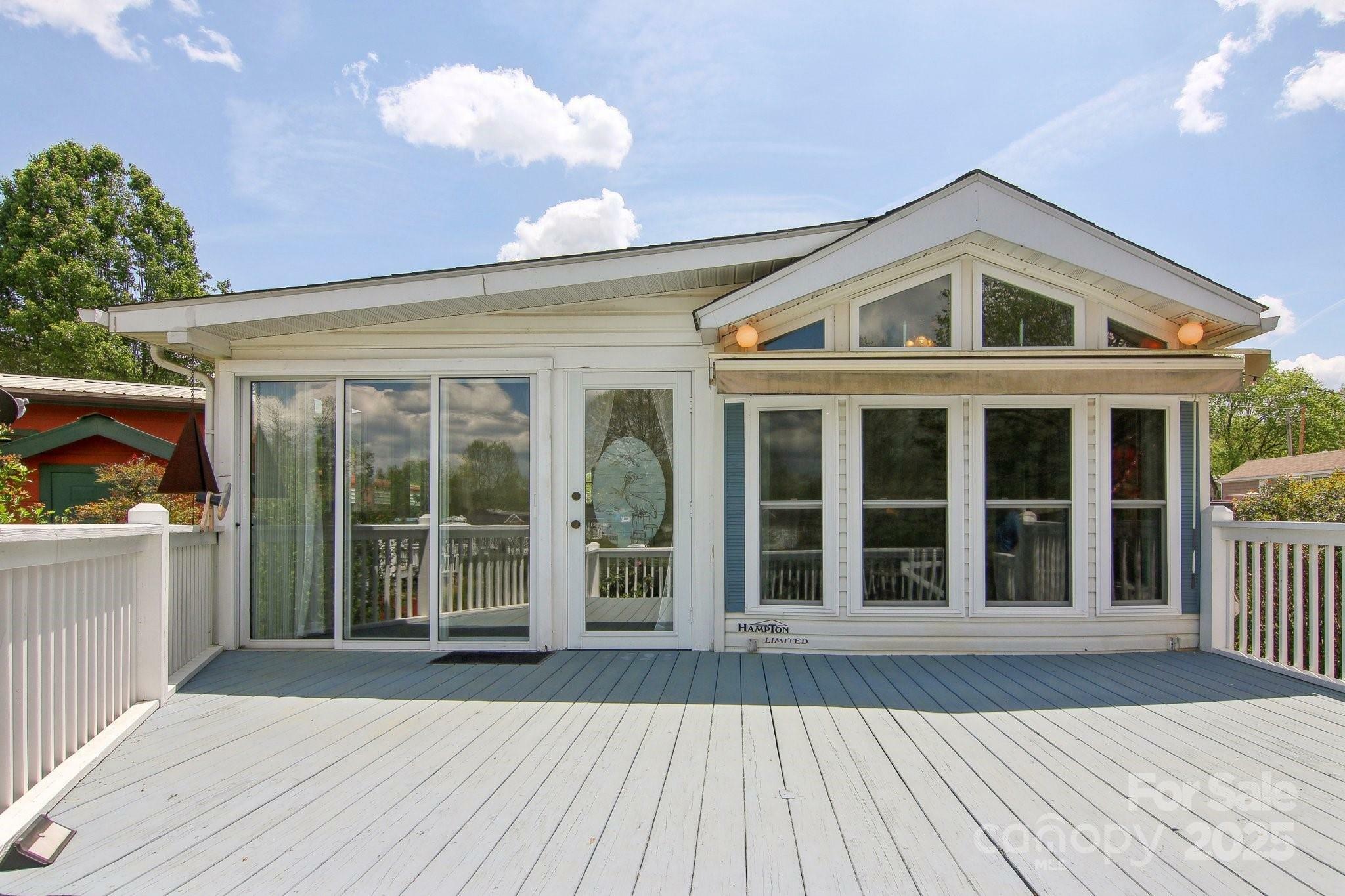 Property Photo: 222 Pike Point NC 28785