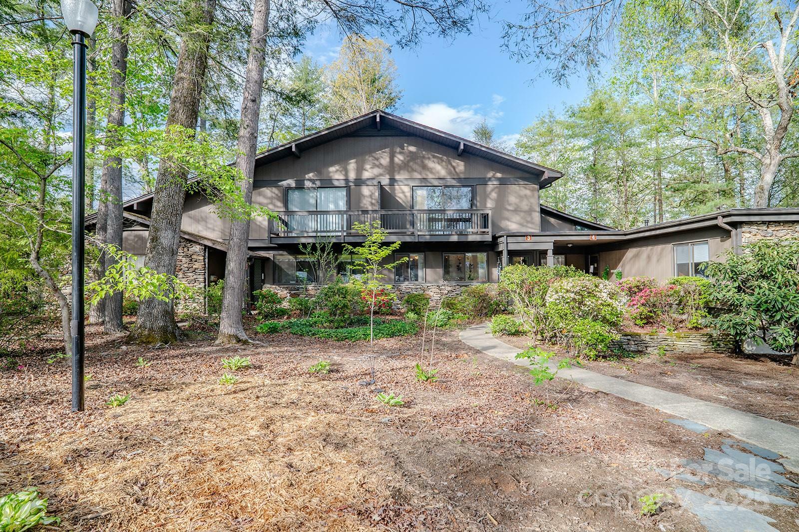 Property Photo: 106 Laurelwood Circle W 3 NC 28791