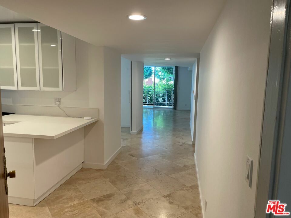 Property Photo: 9297 Burton Way CA 90210
