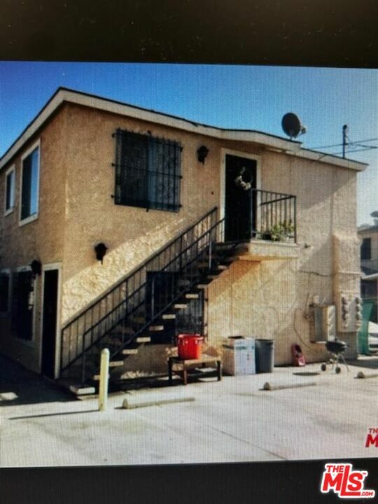 Property Photo: 947 N Ardmore Ave CA 90029