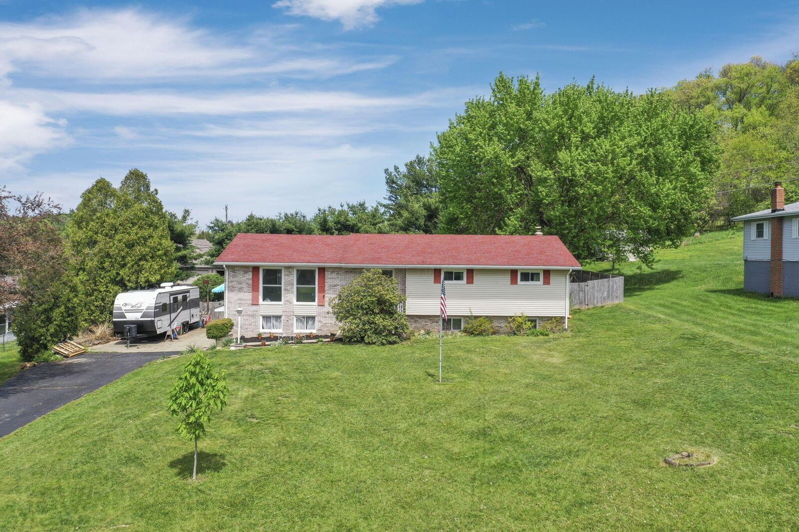 Property Photo: 848 Carpico NE Drive OH 43130