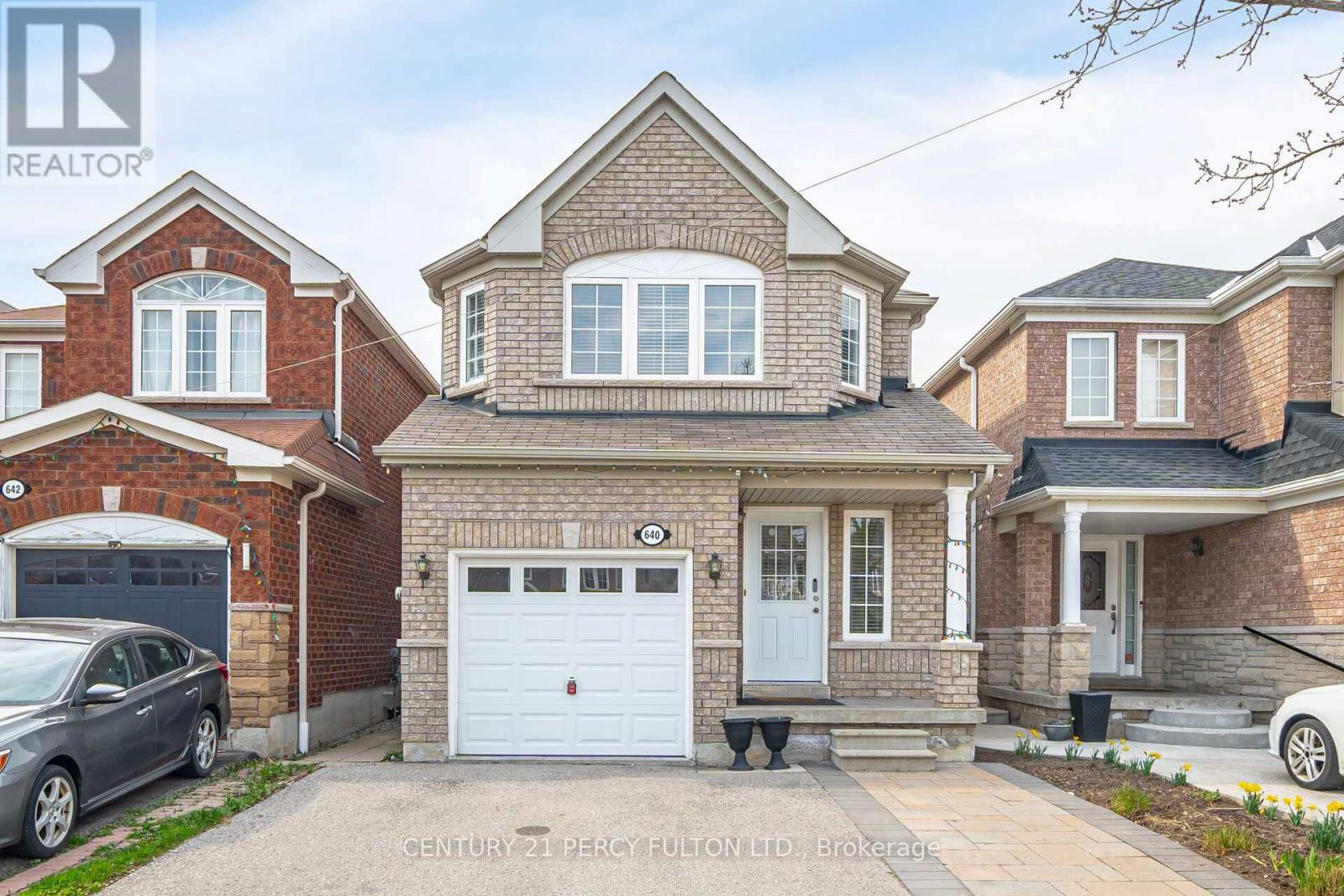Property Photo: 640 Sunbird Trail ON L1X 2X7
