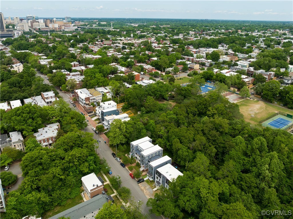 Property Photo: 3010 E Franklin Street VA 23223