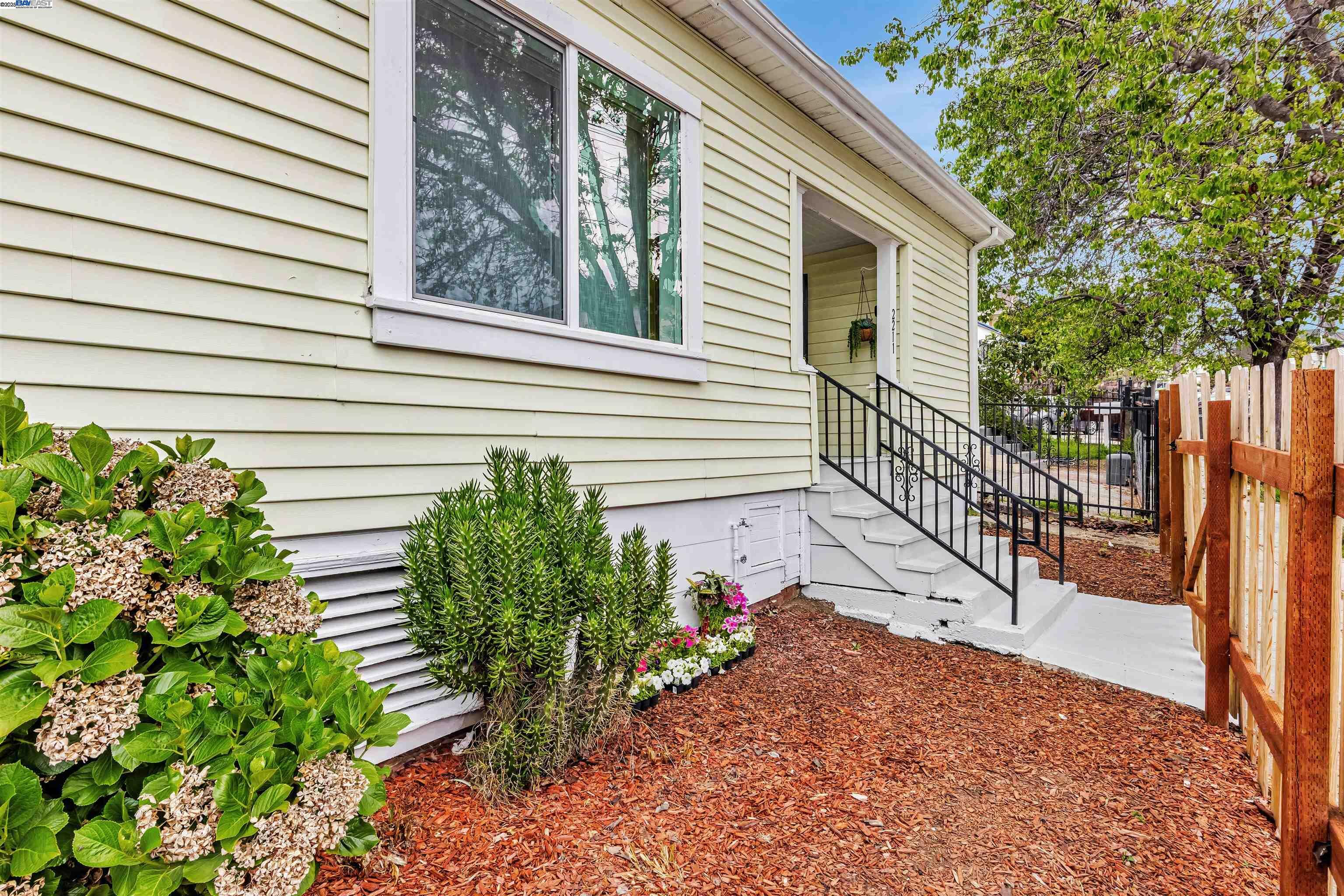 Property Photo: 2211 24th Ave CA 94601
