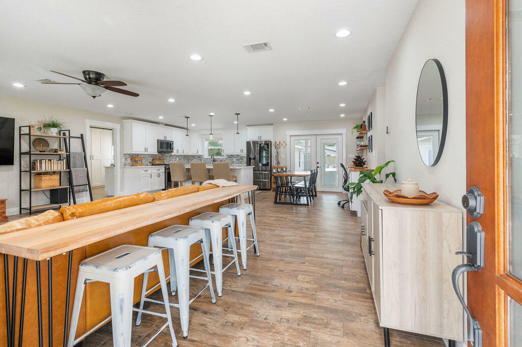 Property Photo: 321 St Andrews Drive FL 32578