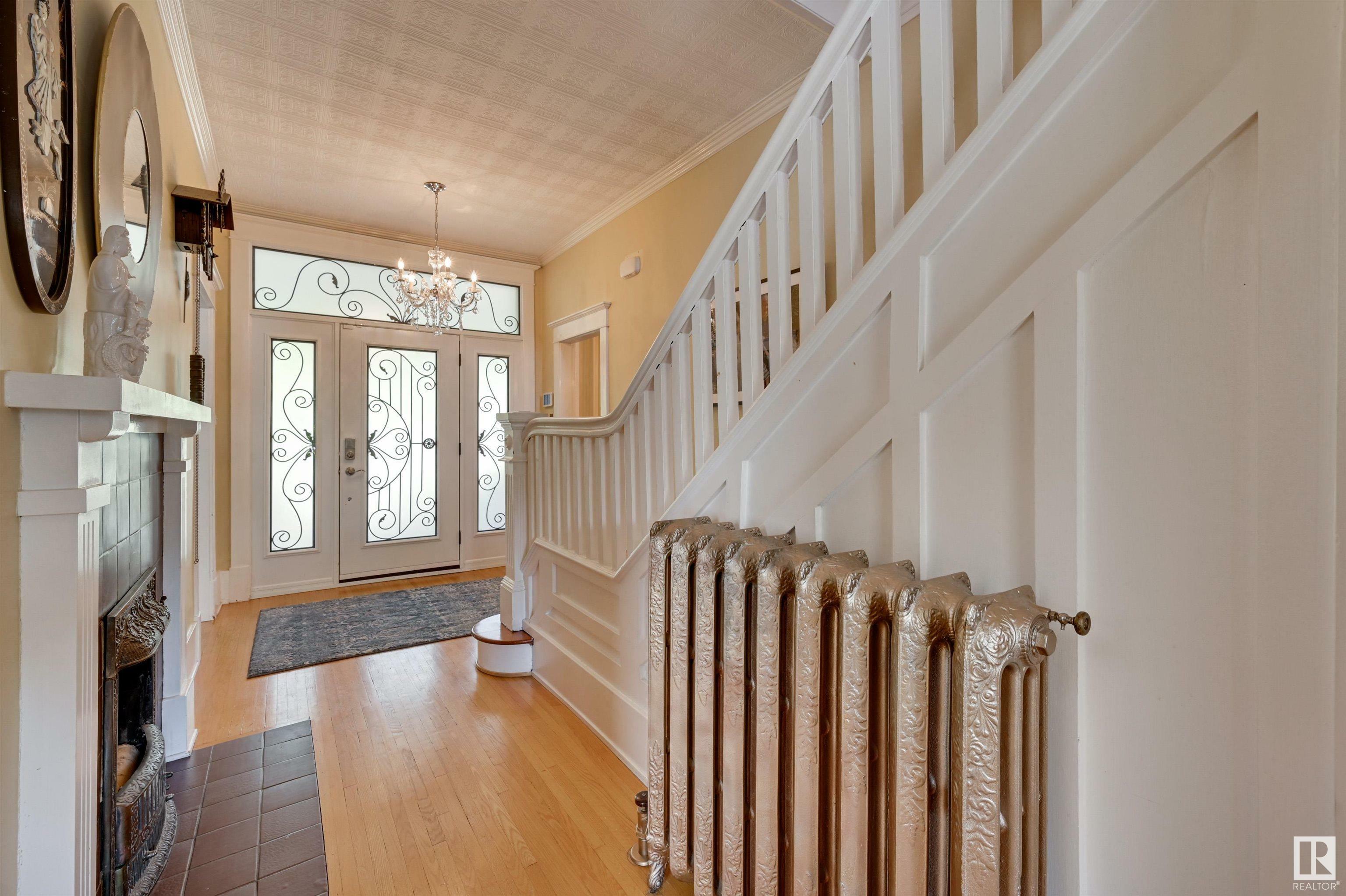 Property Photo: 10347 Villa Avenue NW AB T5N 3T9