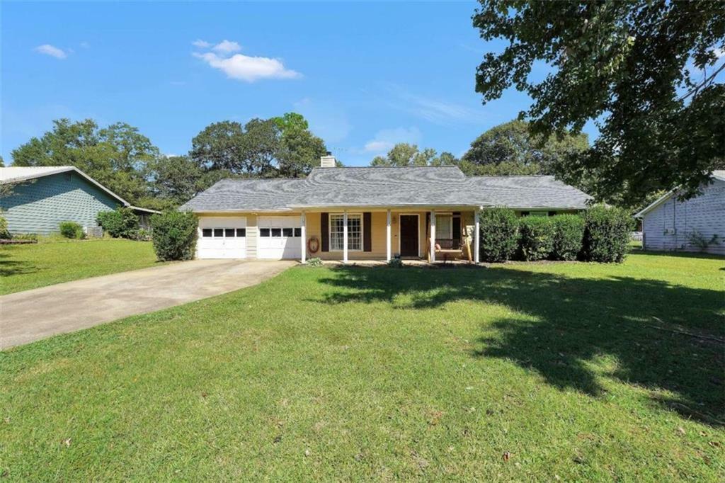 Property Photo: 107 Gwenellen Drive GA 30248