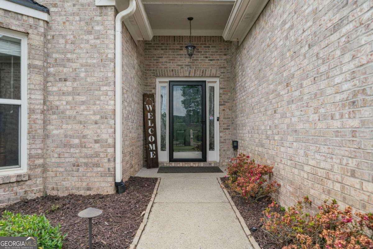 Property Photo: 5375 Glenhaven Drive GA 30041