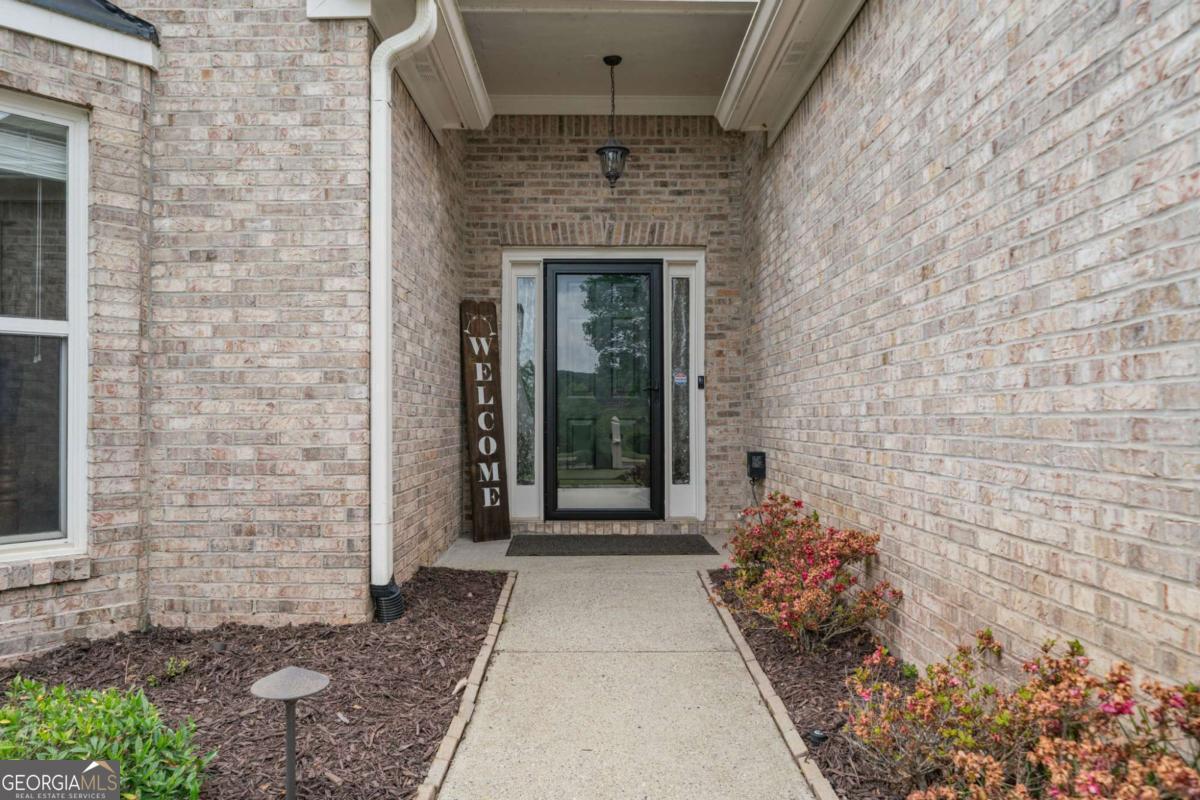 Property Photo: 5375 Glenhaven Drive GA 30041