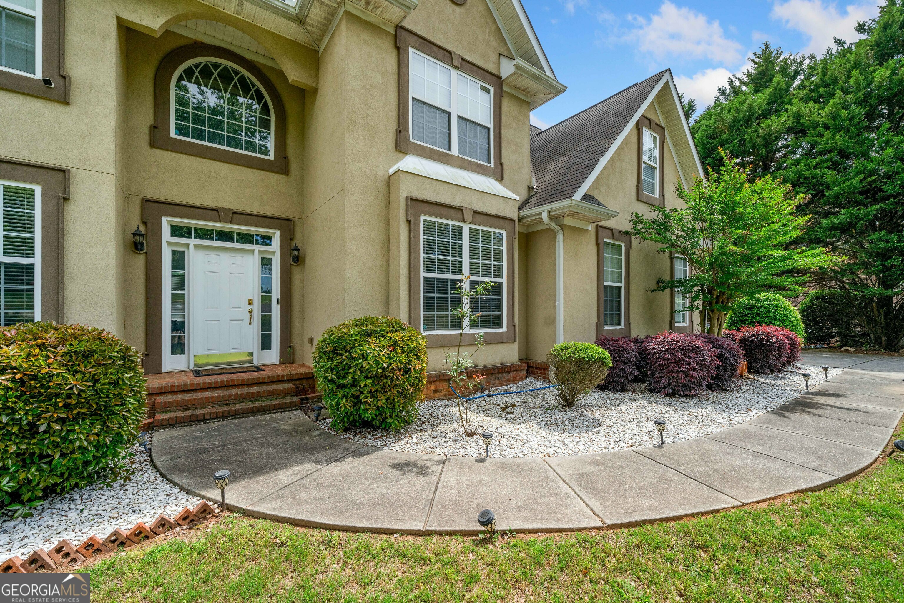 Property Photo: 209 Braemar Court GA 30253