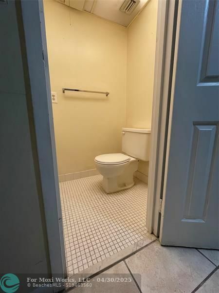 Property Photo: 2840 Somerset Dr 212M FL 33311