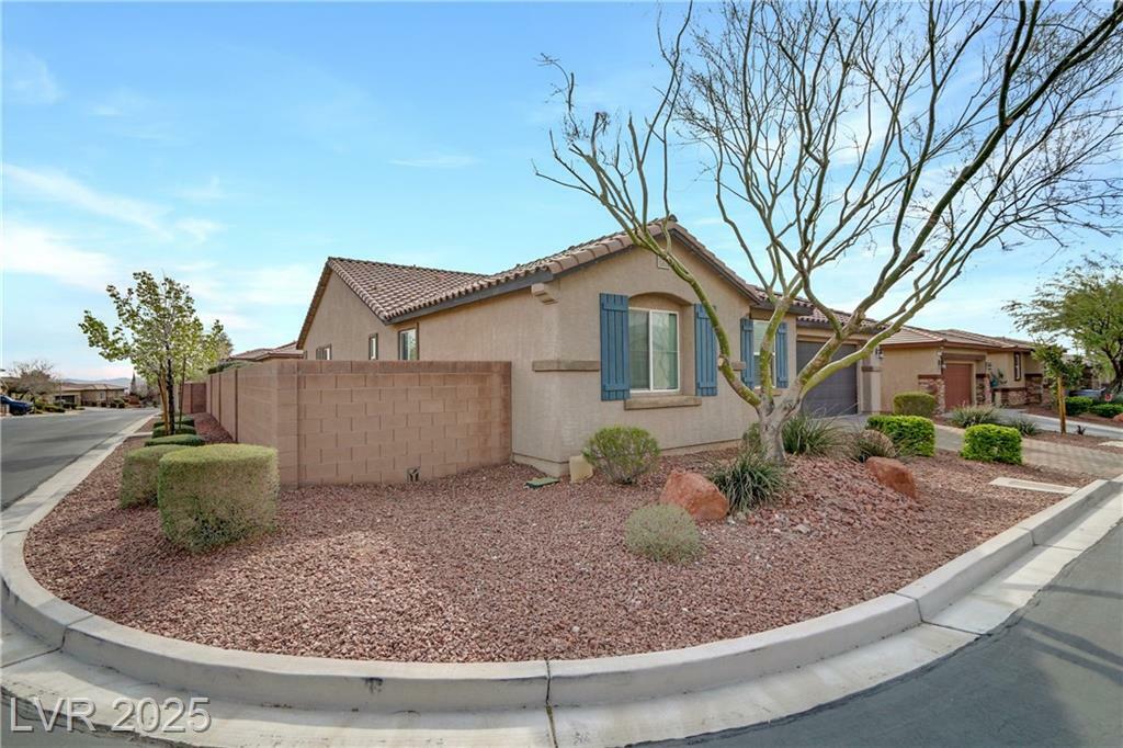 Property Photo: 6814 Willowcroft Street NV 89149