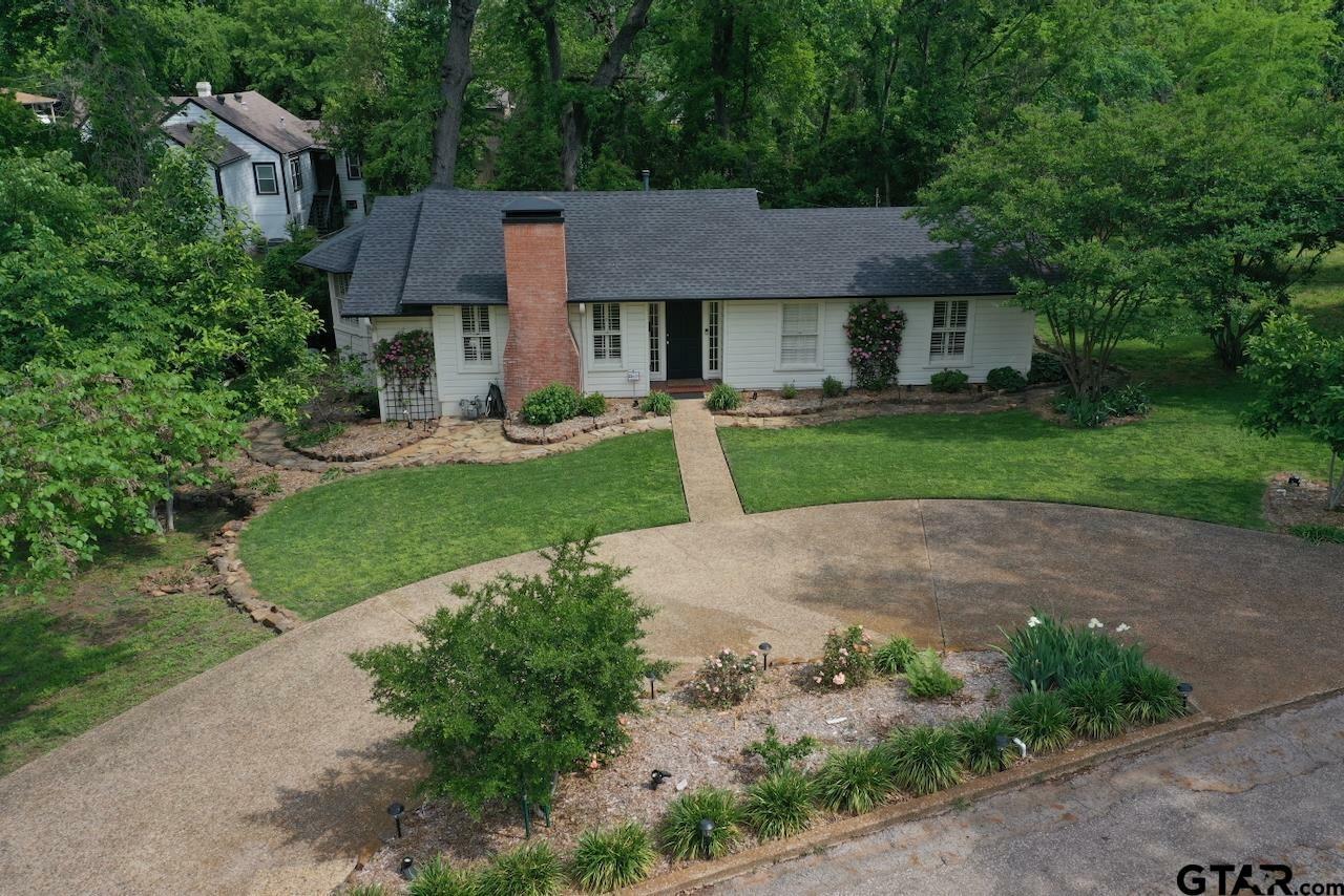 Property Photo: 608 E 5th Street TX 75701