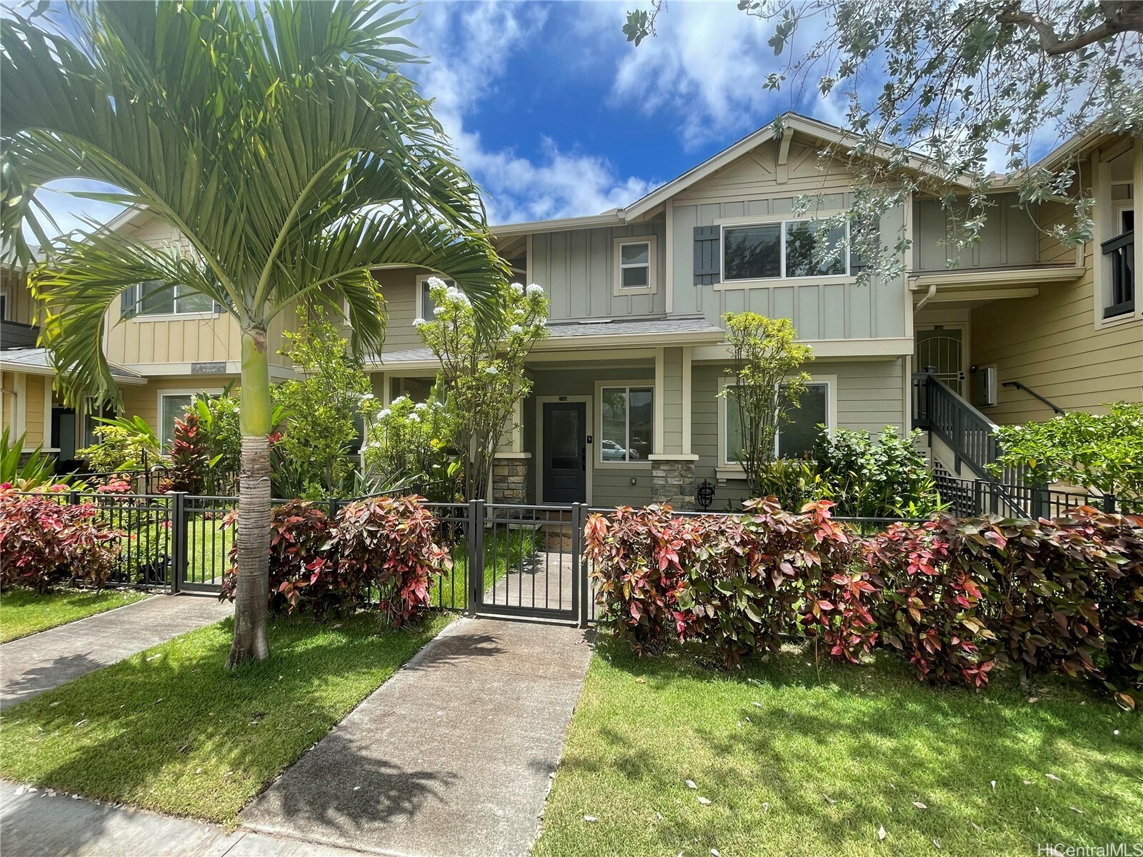 Property Photo: 91-960 Iwikuamoo Street 304 HI 96706