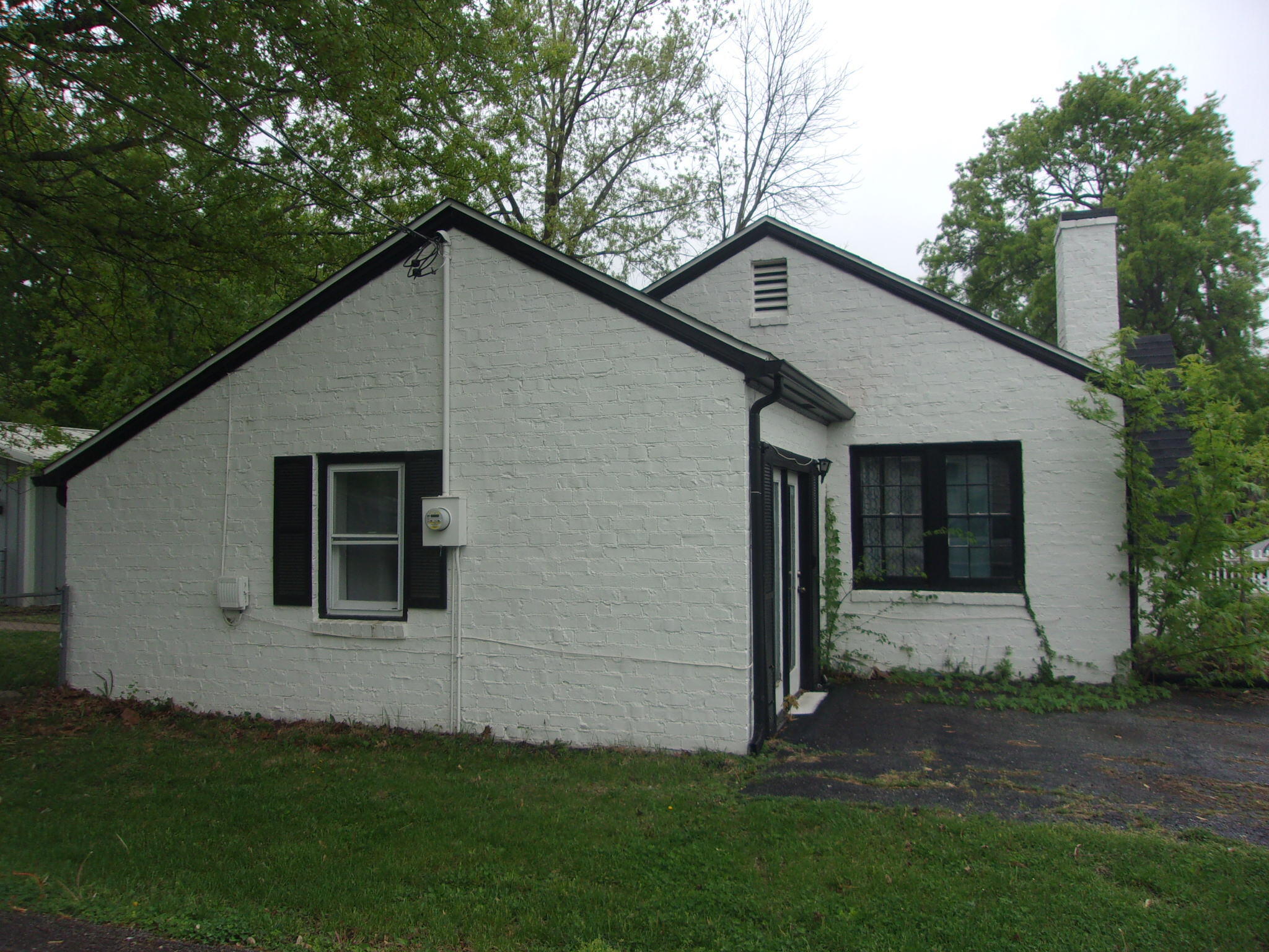 Property Photo:  1300 S Morris Street  MO 65265 