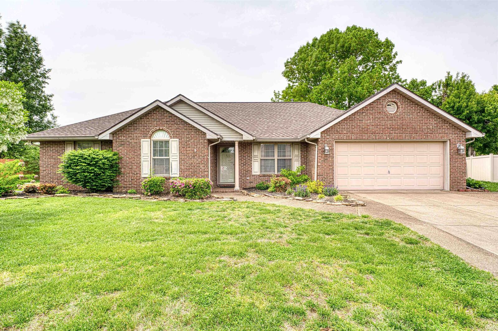 Property Photo:  509 Salem Drive  IN 47715 