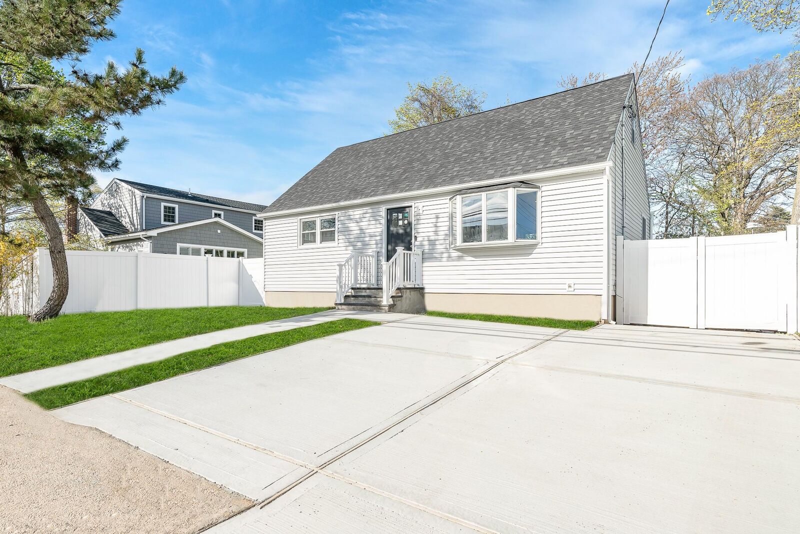 Property Photo:  216 S Delaware Avenue  NY 11757 