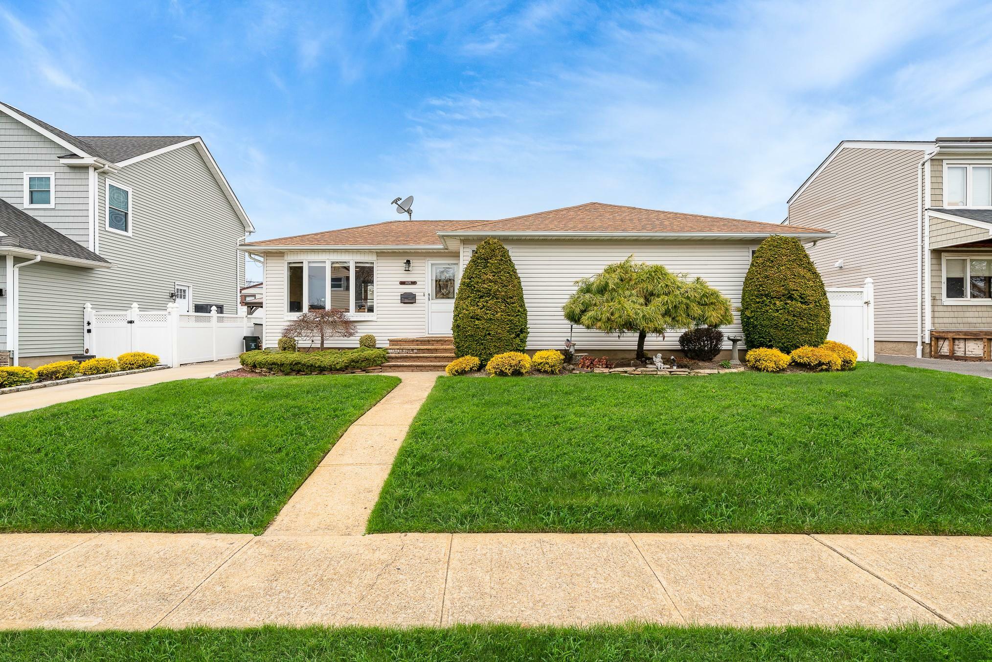 Property Photo: 3609 Woodward Avenue NY 11783