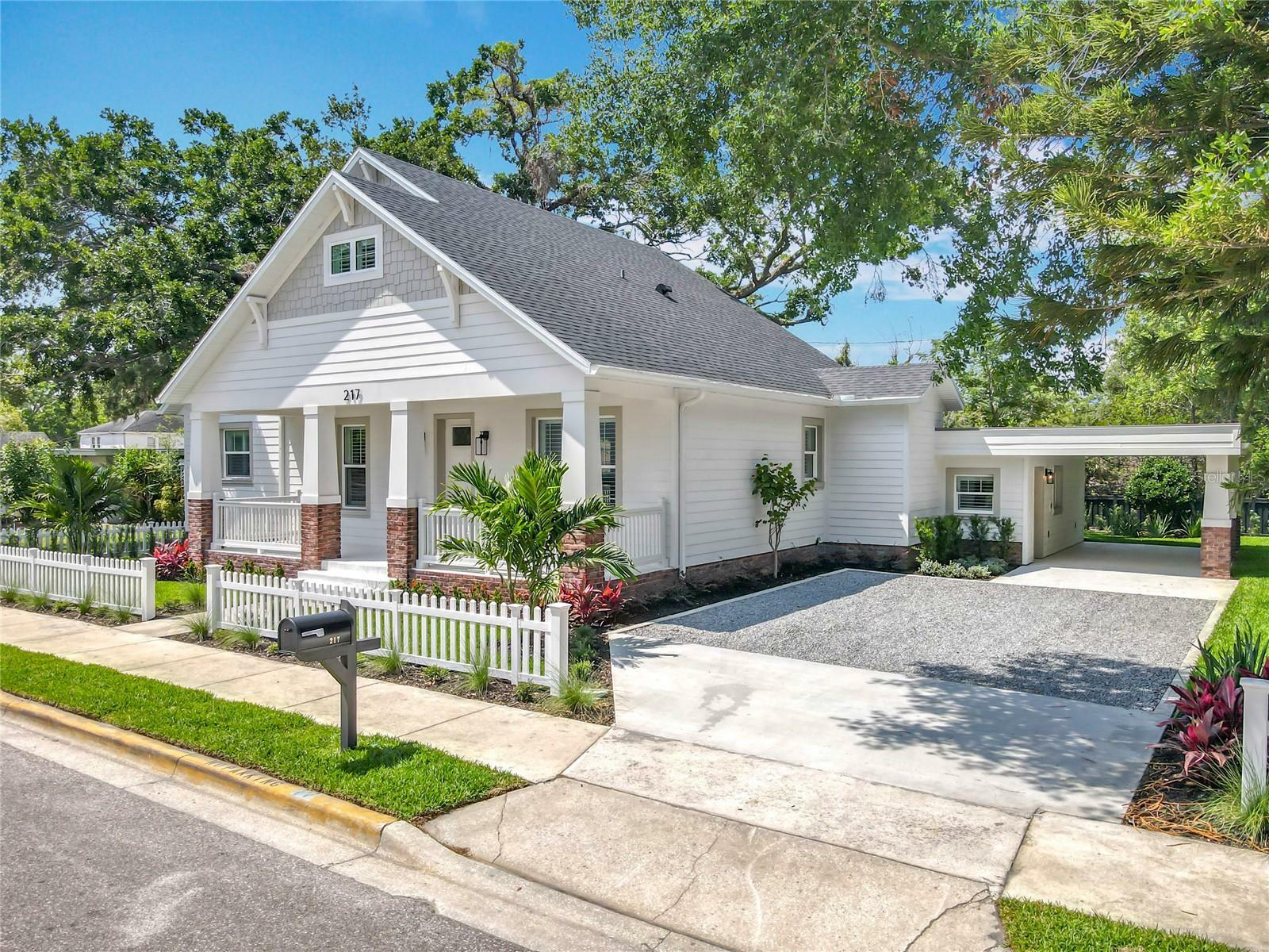 Property Photo: 217 W Bay Street FL 34787