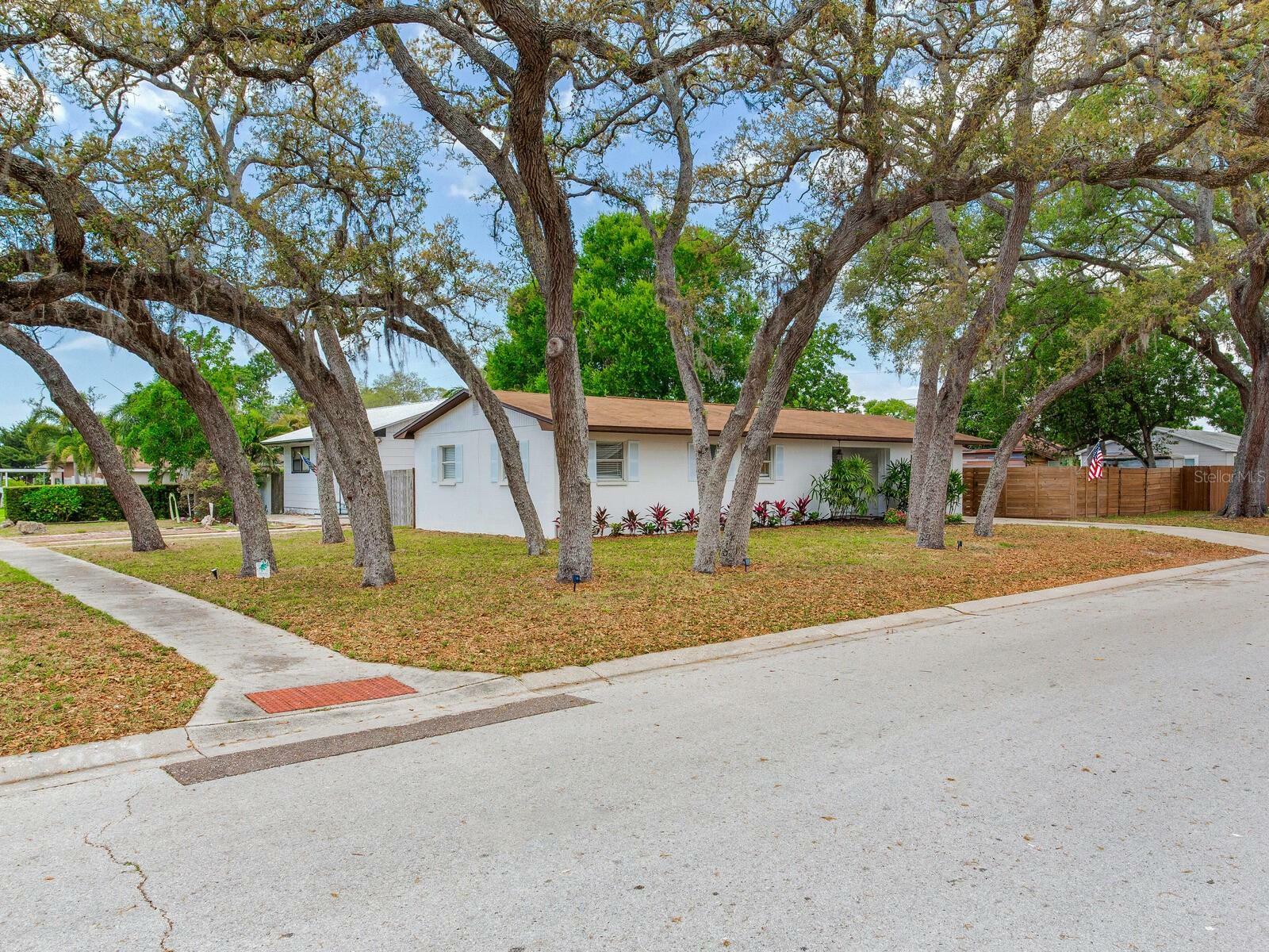 Property Photo: 1700 25th Street N FL 33713