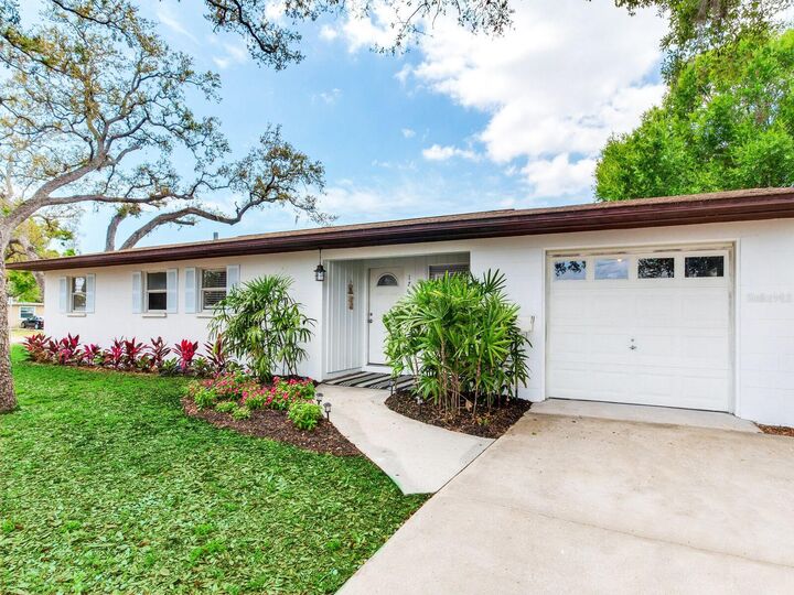 Property Photo:  1700 25th Street N  FL 33713 