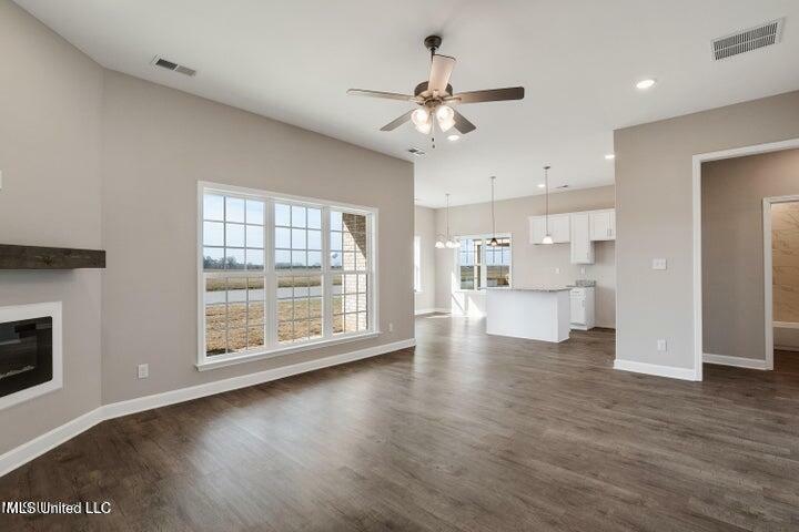 Property Photo: 10203 March Meadows Way Way MS 38654