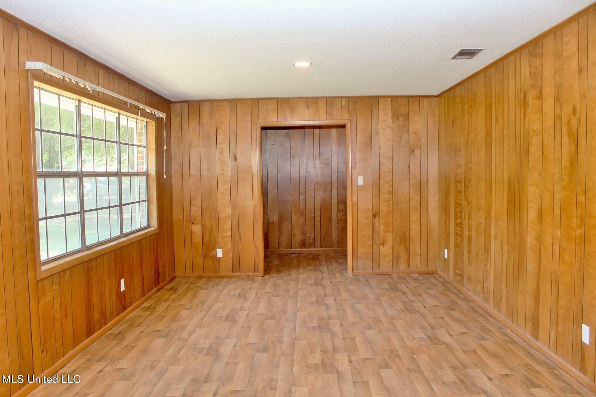 Property Photo: 6908 Trehern Street MS 39563