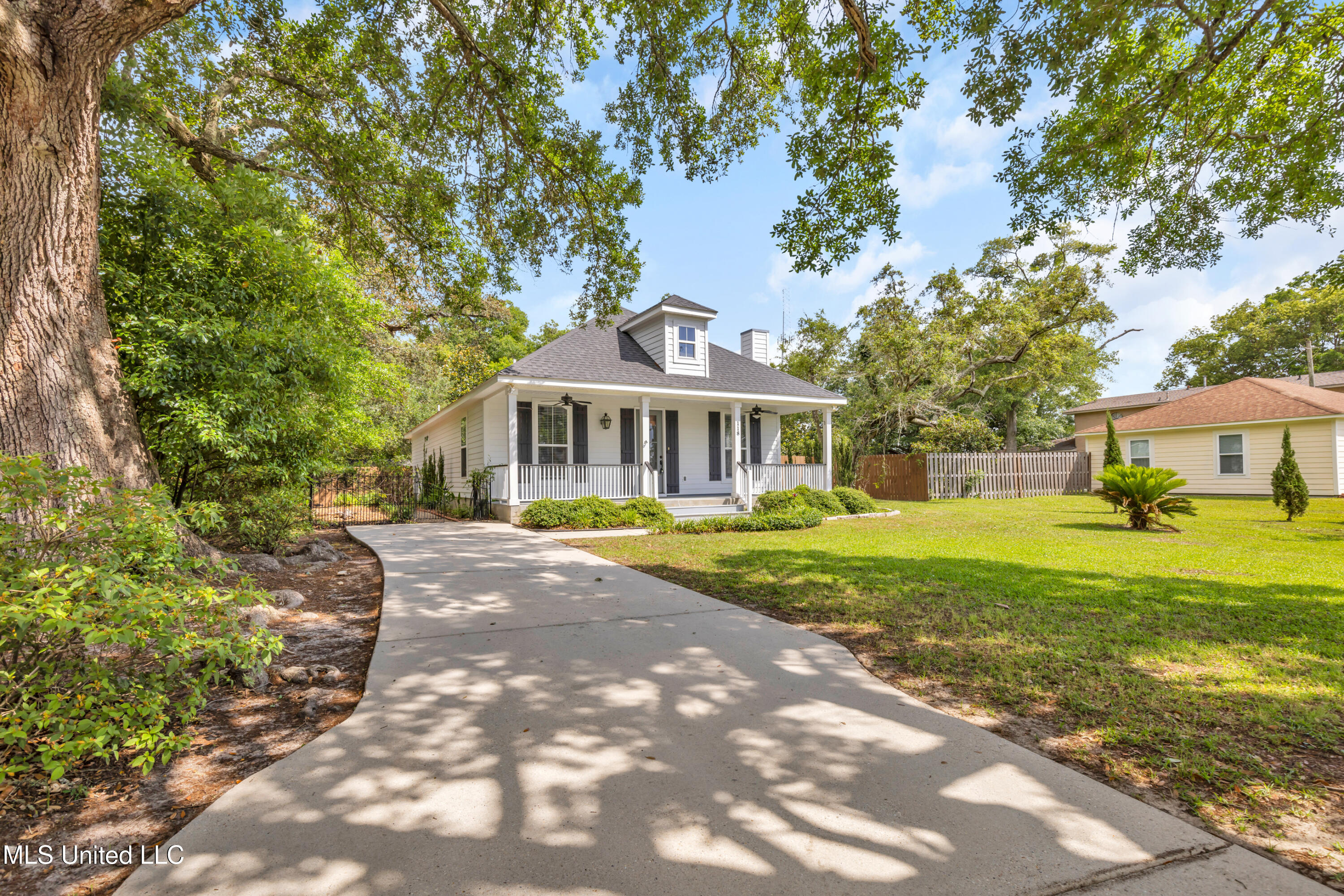 Property Photo: 118 W Third Street MS 39560
