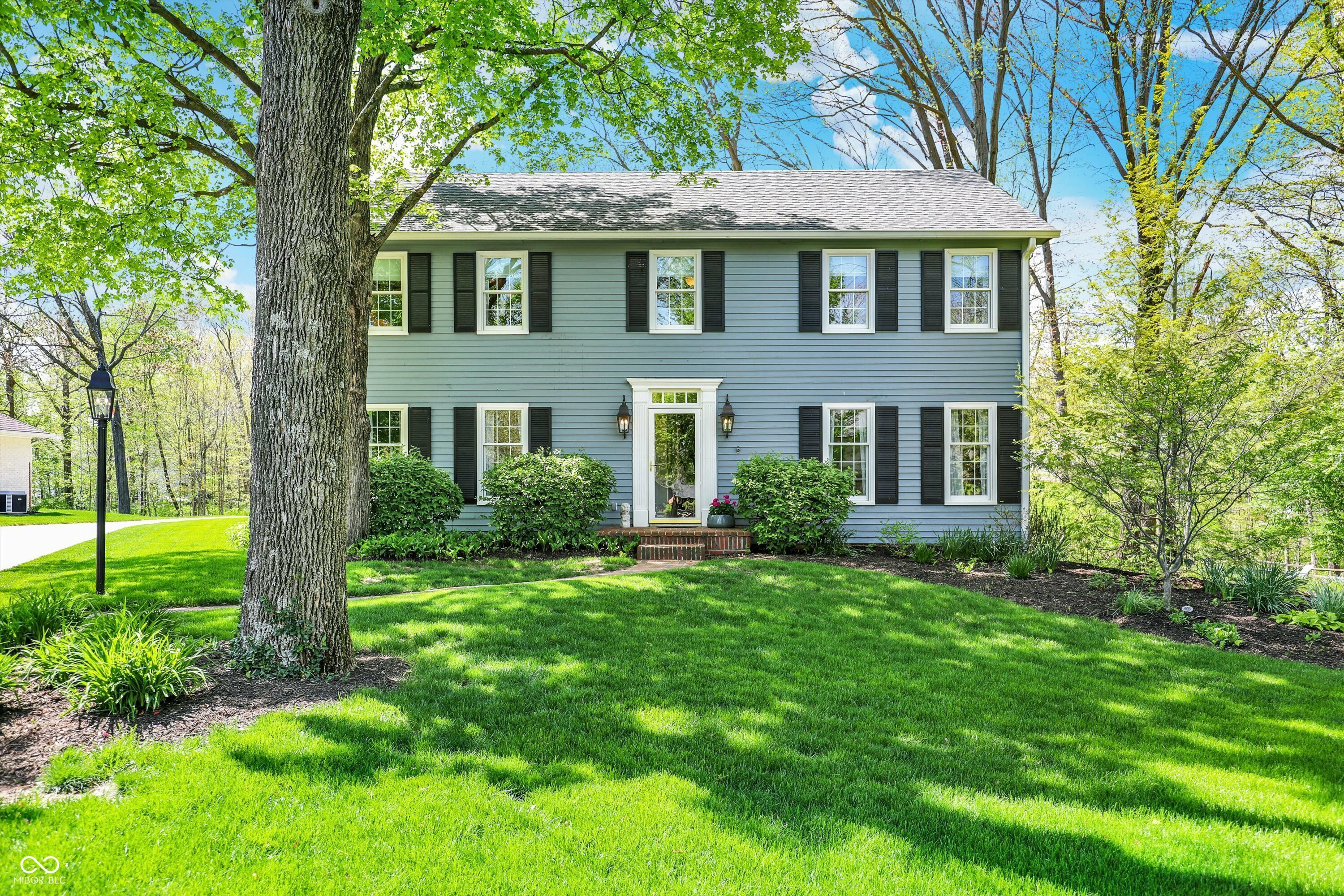 Property Photo: 70 Williamsburg Court IN 46077