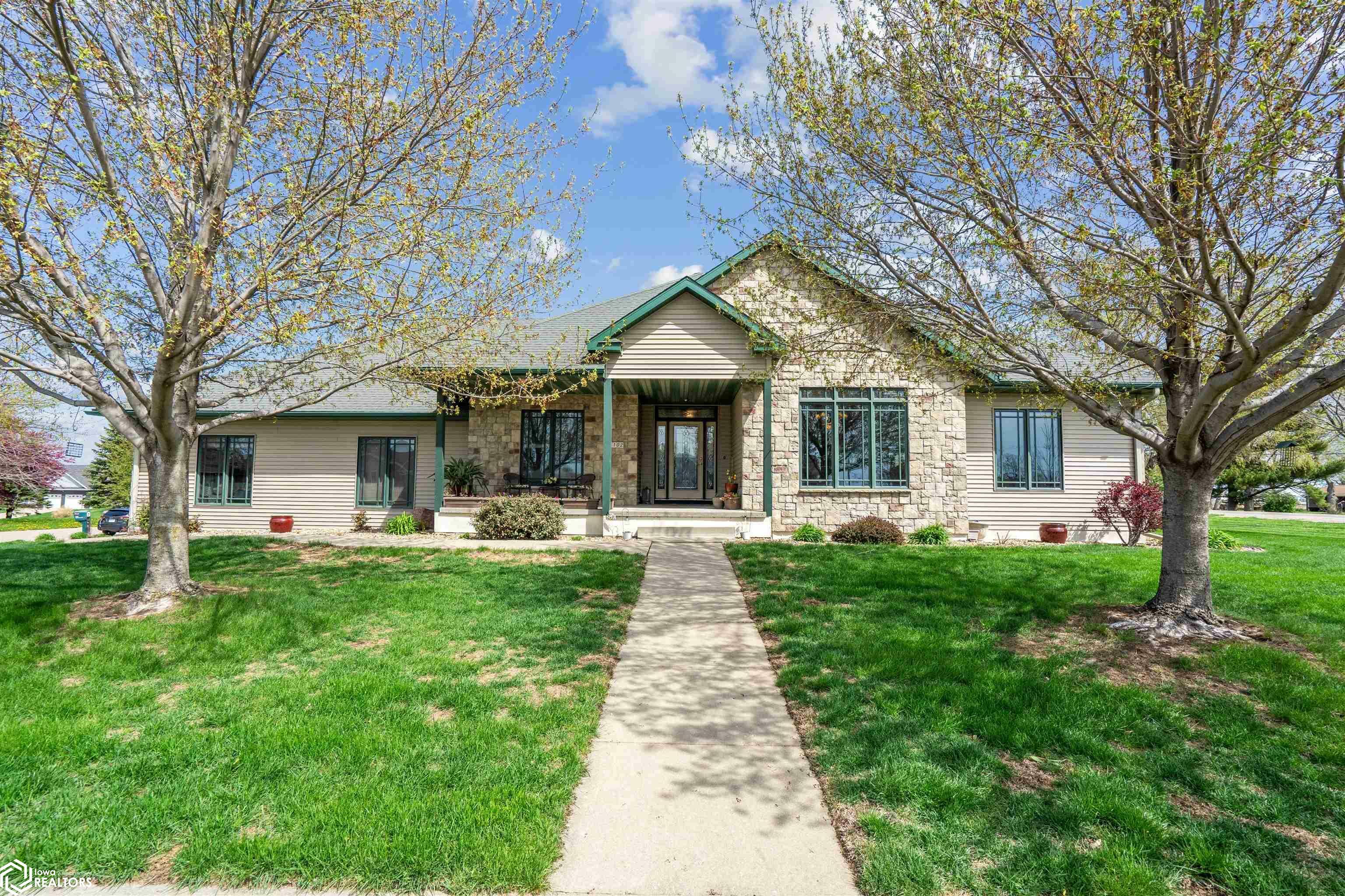 1102 Benjamin Drive  Marshalltown IA 50158 photo