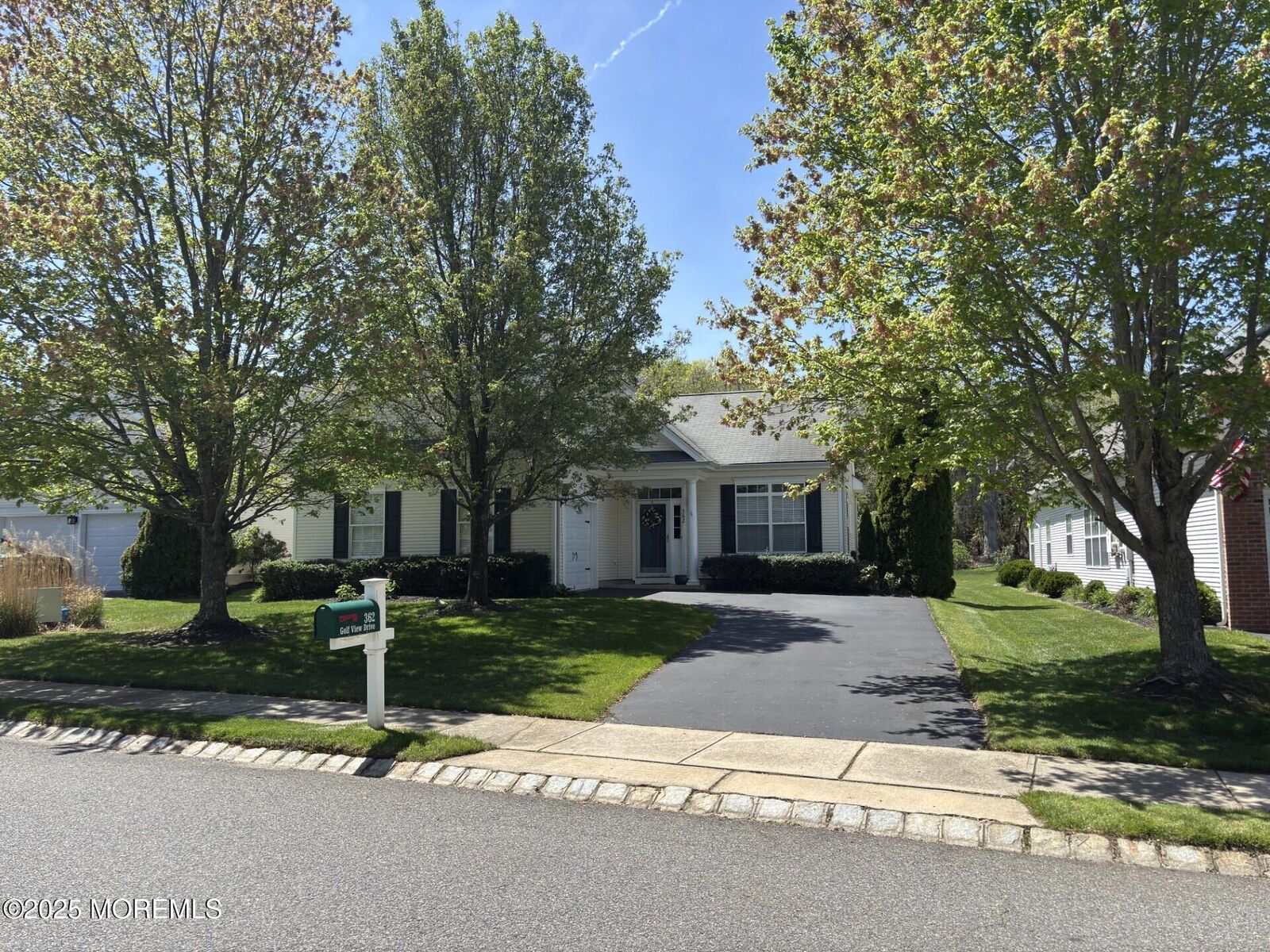 Property Photo:  362 Golf View Drive  NJ 08087 