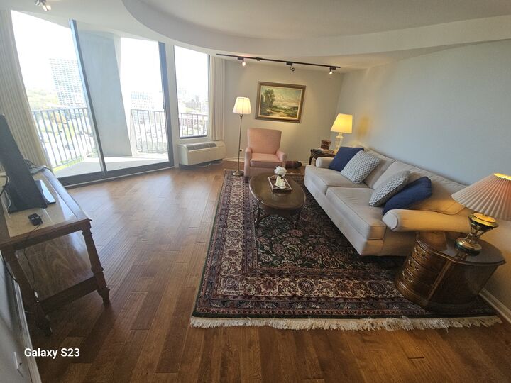 Property Photo:  5320 N Sheridan Road 1503  IL 60640 