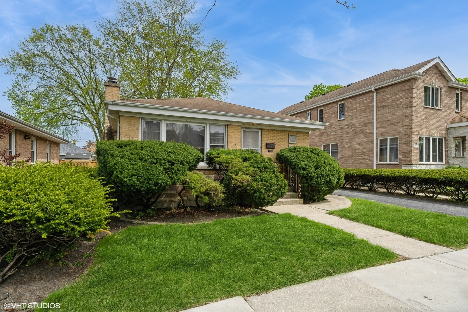 Property Photo: 6509 N Nixon Avenue IL 60631