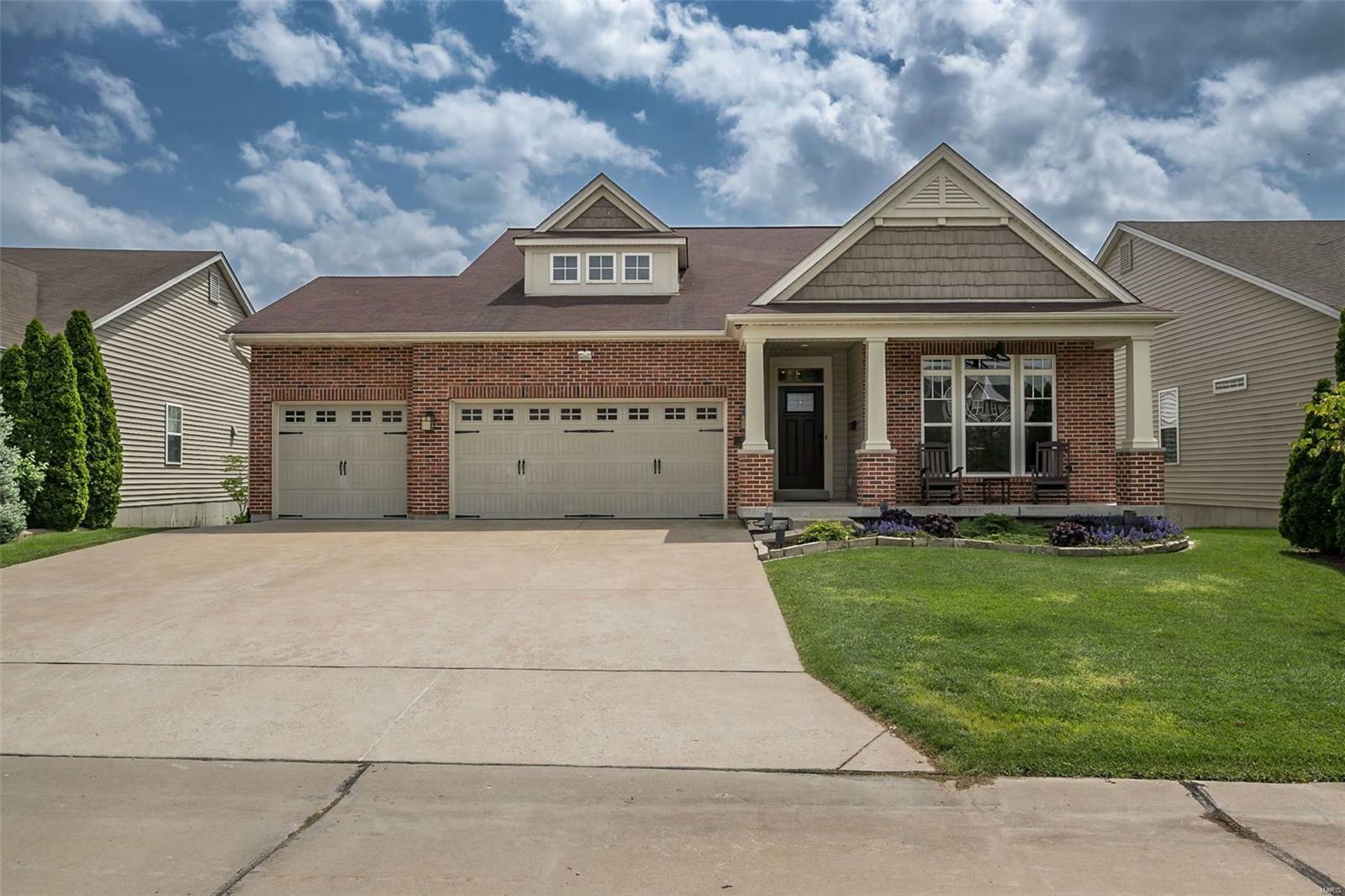 Property Photo: 128 Vistalago Place MO 63376