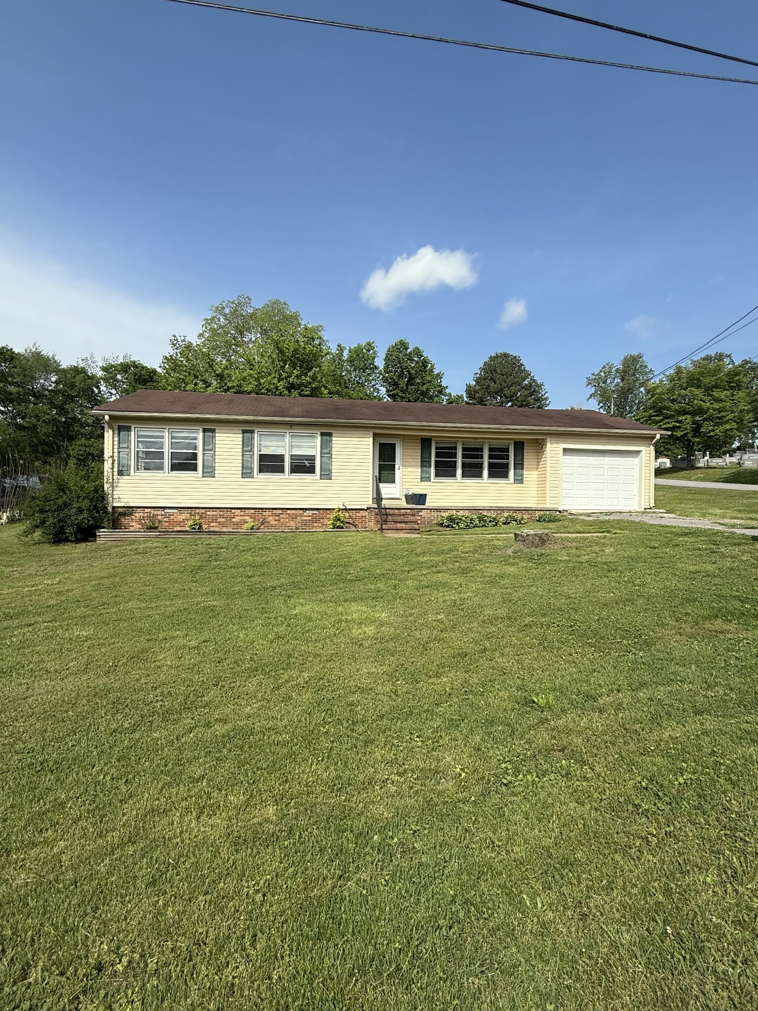 Property Photo: 127 Morgan St TN 37352