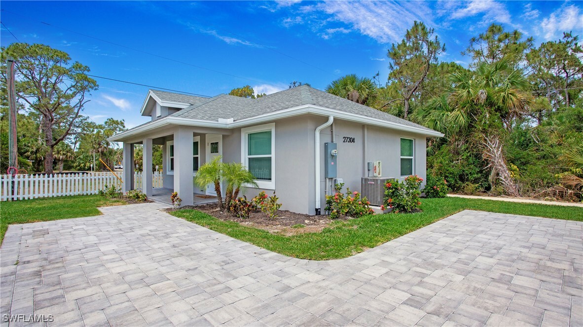 Property Photo: 27304 Dortch Avenue 304 FL 34135