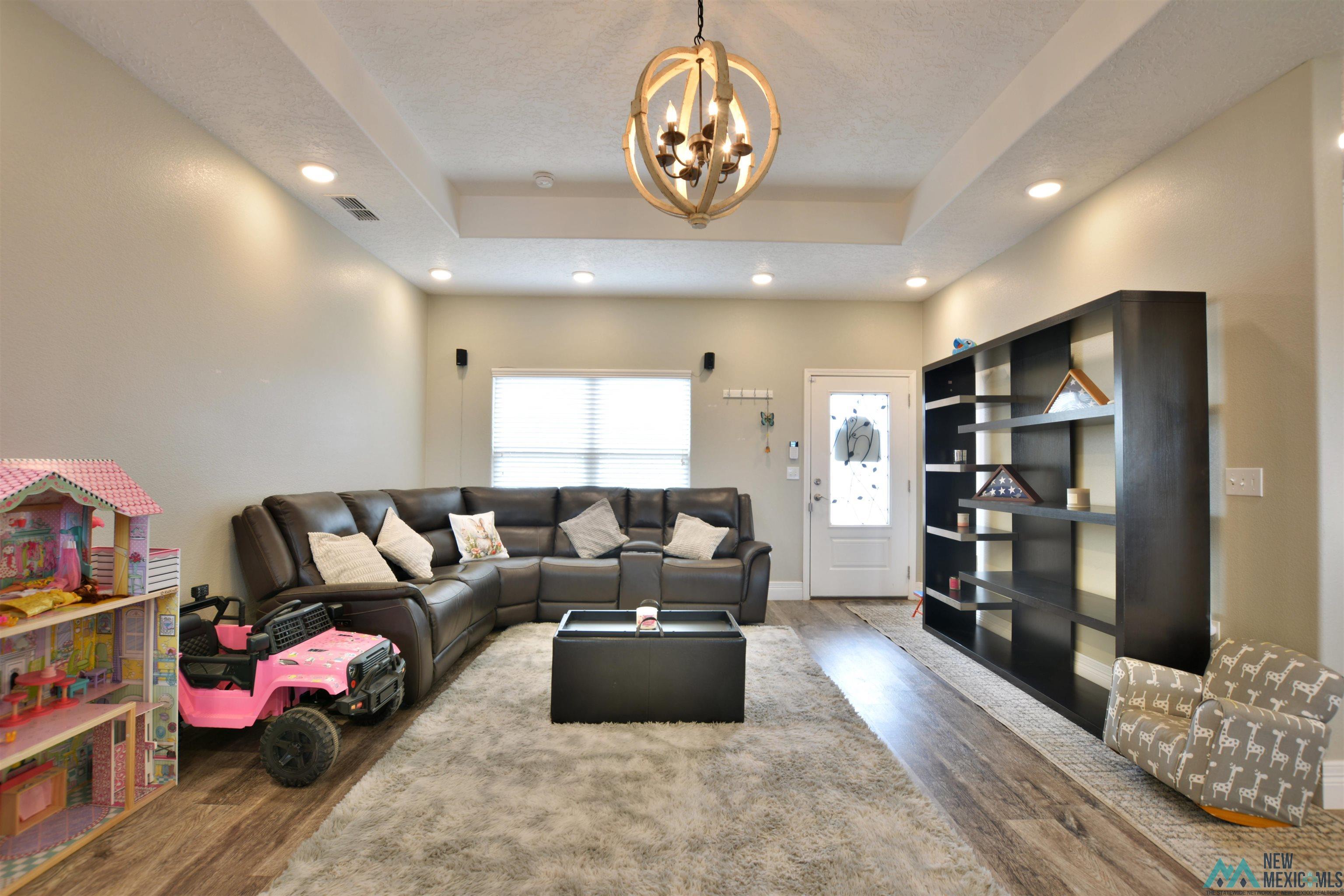 Property Photo: 1219 Oakwood Circle NM 88130