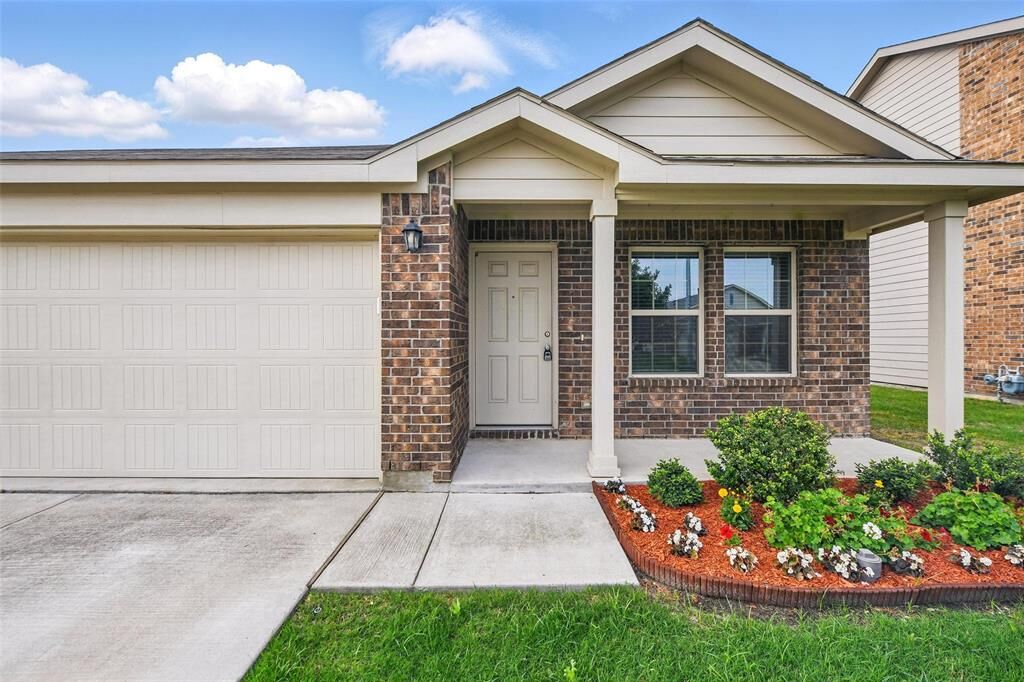Property Photo:  329 Blue Crow Lane  TX 76052 