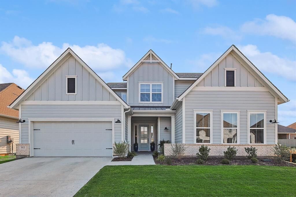 Property Photo:  312 Shetland Lane  TX 76247 