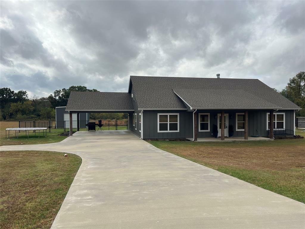 Property Photo: 1271 US Highway 67 W TX 75457
