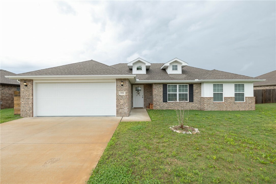 Property Photo:  2006 Eagle Drive  MO 64850 