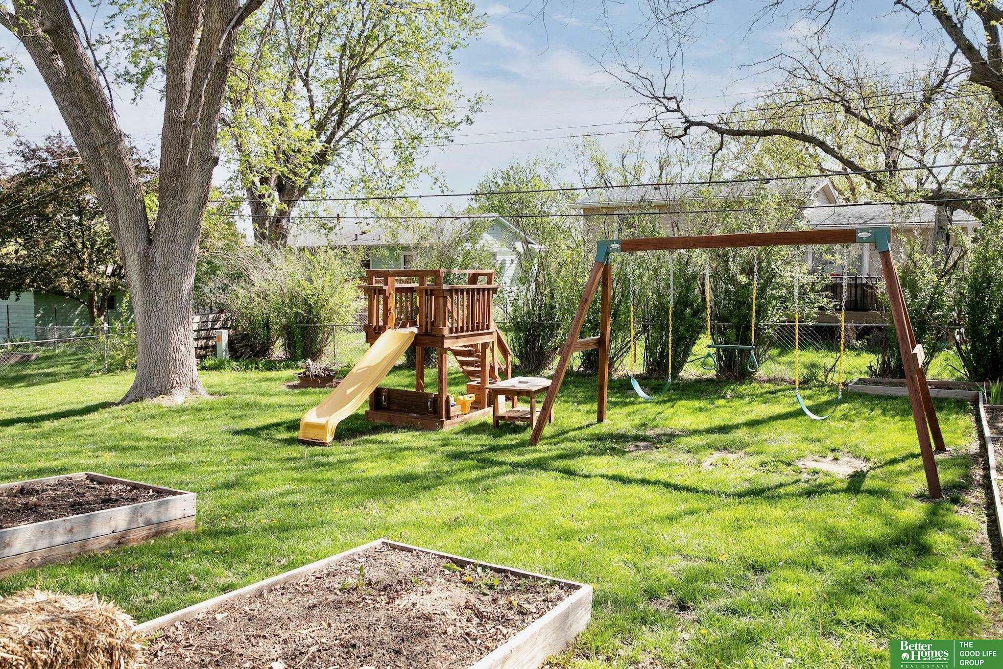 Property Photo: 7521 S 88th Street NE 68128