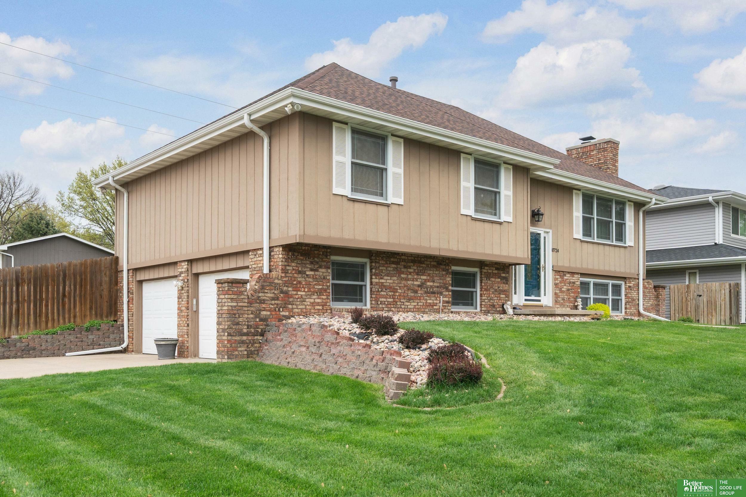 Property Photo: 10724 V Street NE 68127
