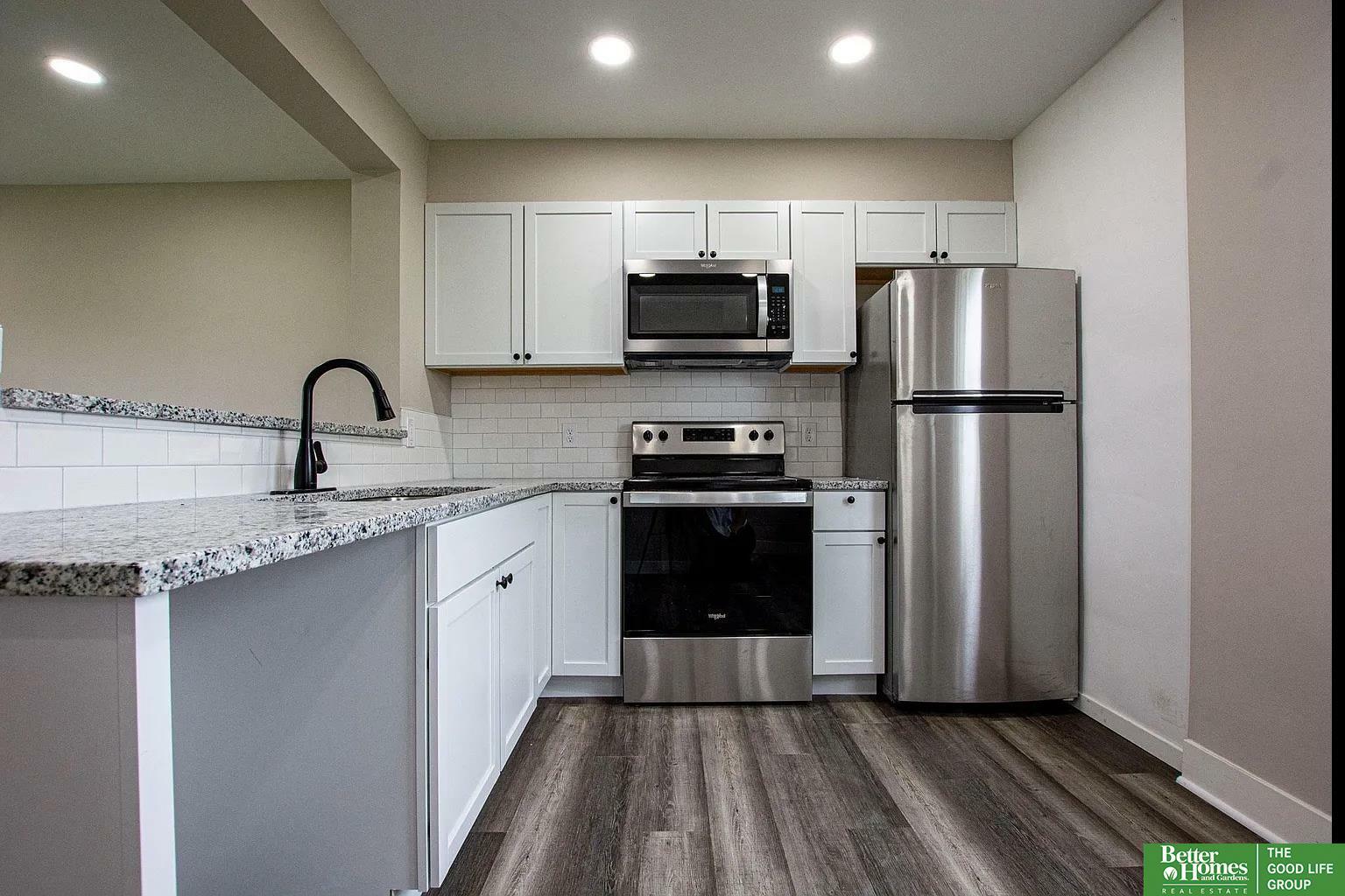Property Photo: 3309 S 32 Avenue NE 68105